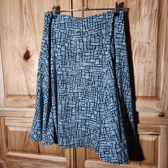 Valerie Stevens Petite Skirt – Size Medium – Stretch Blend - Picture 2 of 7